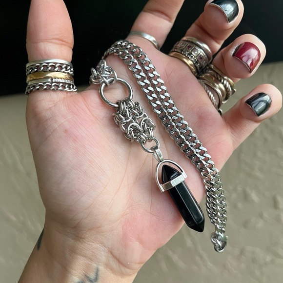 Handmade maille necklace with black obsidian bullet charm boho celtic goth - Picture 2 of 9